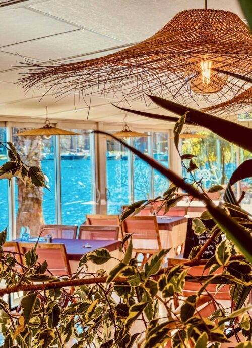 Déjeuner avec vue sur le lac Déjeuner avec vue sur le lac