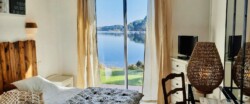 Room with terrace overlooking the lake